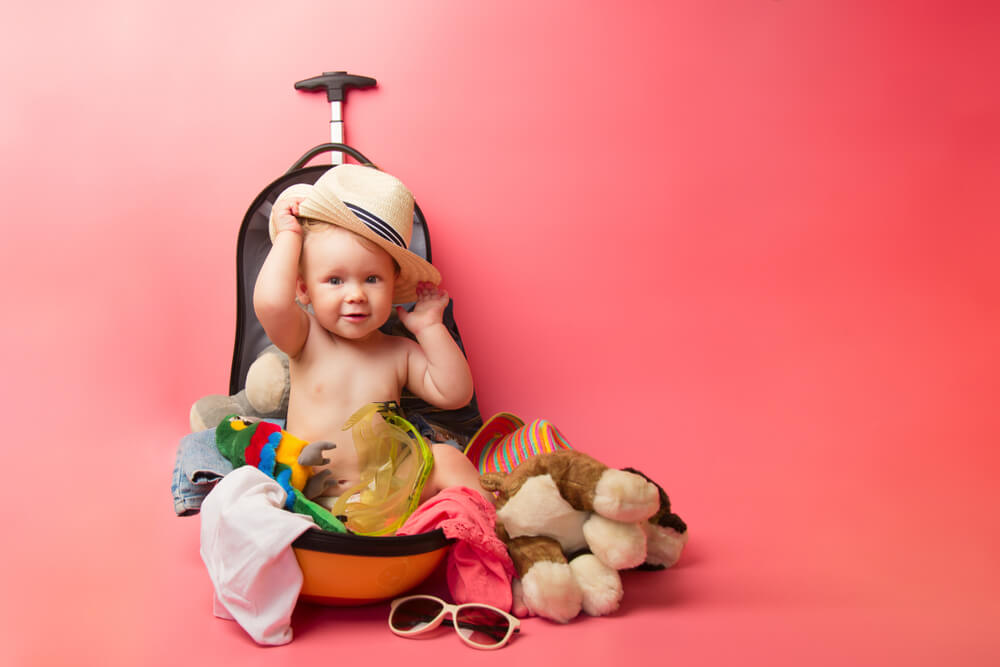 Gurulós bőrönbe pakold a baba holmijait utazáskor!